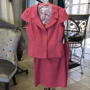 Tahari Arthur S. Levine Vintage Rose 2 piece Suit
